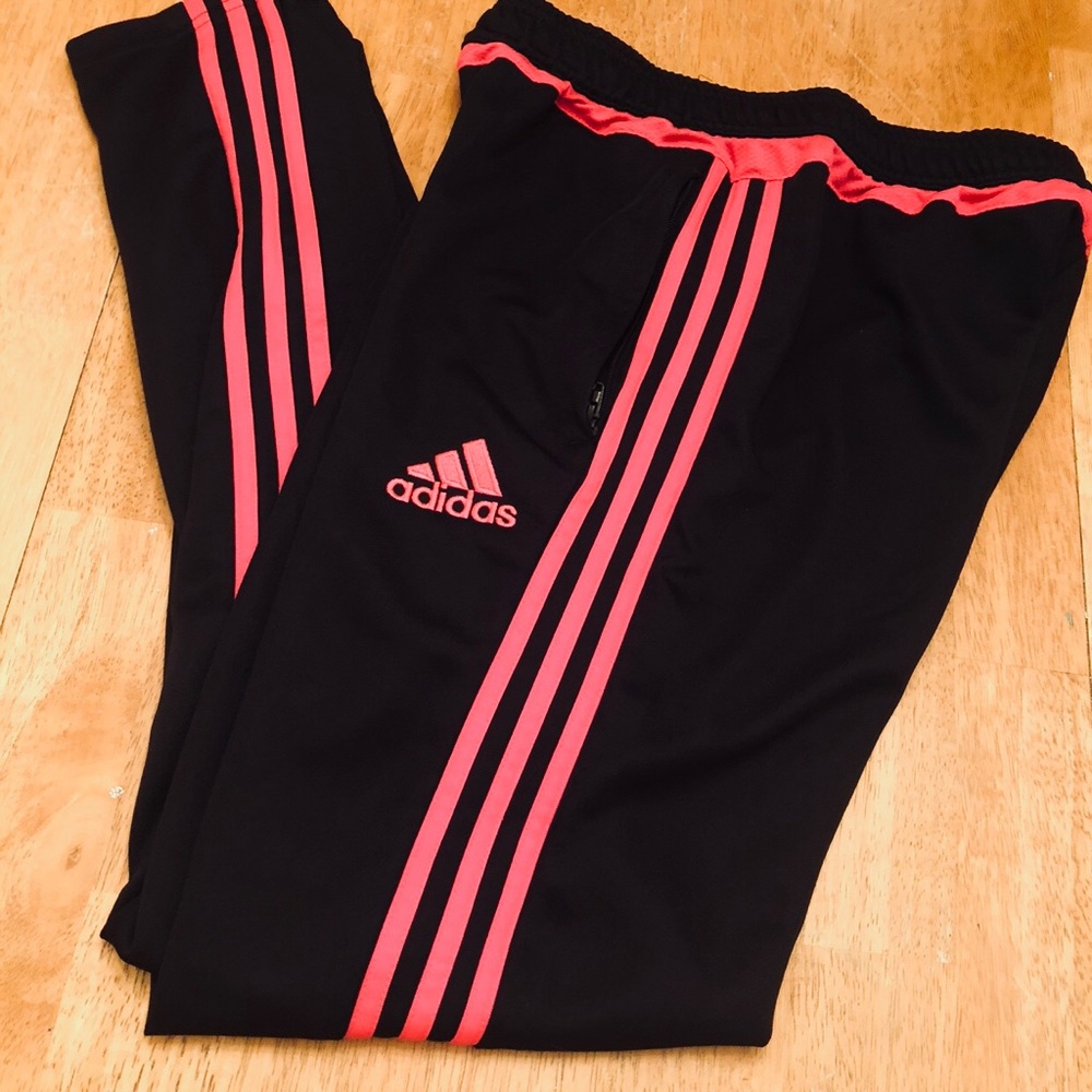 Adidas soccer pants very nice size Youth L
